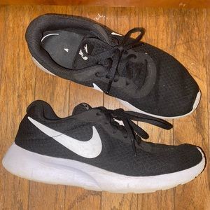 USED Nike black running shoes size 9